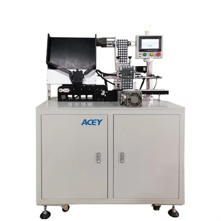 Máy dán giấy cách nhiệt